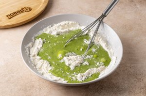 Панкейки со шпинатом и бананом