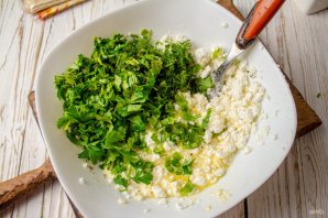 Пирог "Улитка" из лаваша с творогом и зеленью Пирог "Улитка" из лаваша с творогом и зеленью