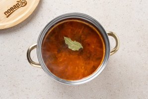 Постный гороховый суп с солеными огурчиками