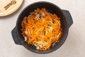 Постный гороховый суп с солеными огурчиками