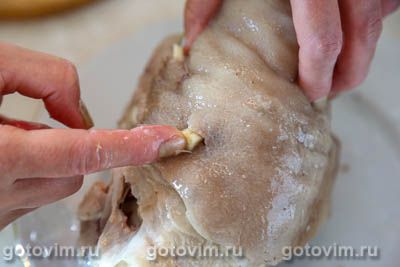 Рулька варено-запеченная с глазурью из облепихи Рулька варено-запеченная с глазурью из облепихи