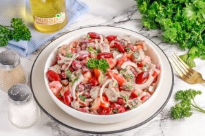 Салат из говядины и консервированной красной фасоли