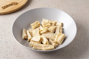 Салат из соевой спаржи с огурцом Салат из соевой спаржи с огурцом