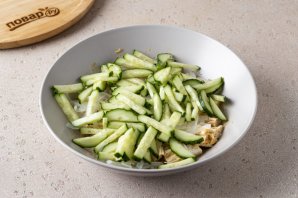 Салат из соевой спаржи с огурцом Салат из соевой спаржи с огурцом