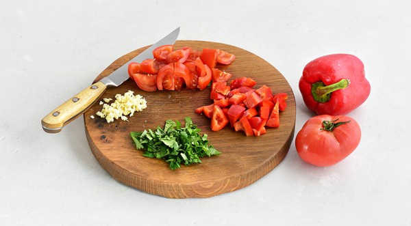 Салат с помидорами и плавленым сыром, пошаговый рецепт с фото