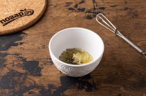 Шампиньоны с кедровыми орешками Шампиньоны с кедровыми орешками