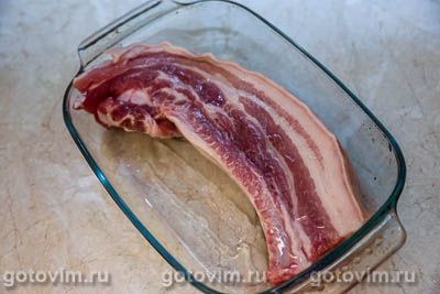 Свиная грудинка, запеченная в томатном маринаде Свиная грудинка, запеченная в томатном маринаде