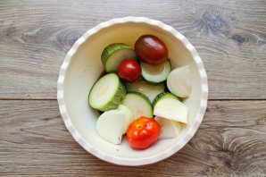 Свинина под теплой "шапочкой" запеченная с овощами