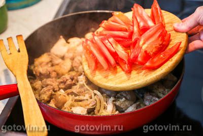 Свинина с жареными баклажанами по-молдавски 