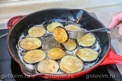 Свинина с жареными баклажанами по-молдавски 