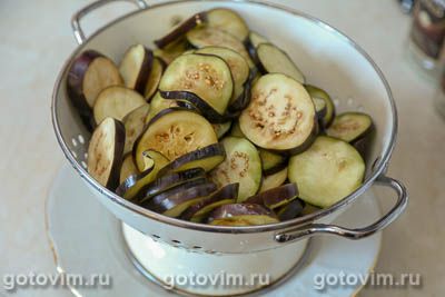 Свинина с жареными баклажанами по-молдавски 