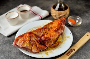 Свиные рёбрышки запечённые с картофелем и яблоками Свиные рёбрышки запечённые с картофелем и яблоками