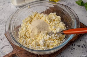 Сырники с базиликом и моцареллой