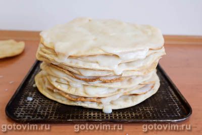 Торт «Наполеон» с заварным кремом Торт «Наполеон» с заварным кремом