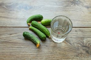 Водка огуречная "2 в 1"