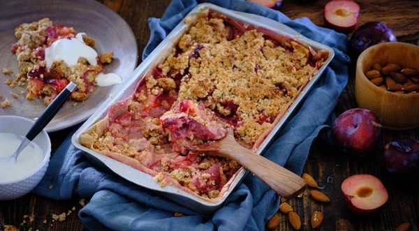 Запеченные с миндалем сливы, пошаговый рецепт с фото Запеченные с миндалем сливы, пошаговый рецепт с фото