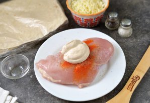 Запечённое куриное филе в лодочках из лаваша