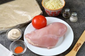 Запечённое куриное филе в лодочках из лаваша