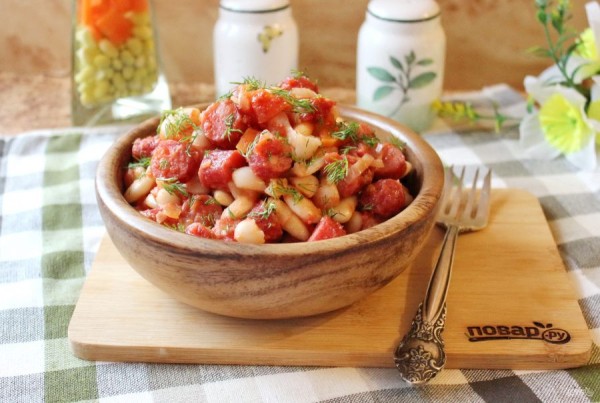 10 классных салатов с копченой колбасой        