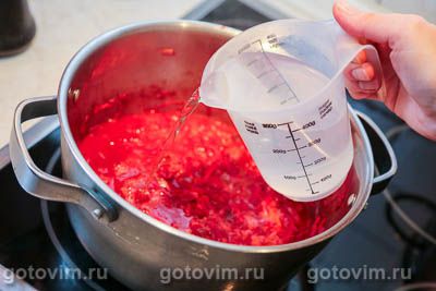 Борщ с тушенкой