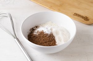 Брауни с черносливом Брауни с черносливом