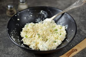 Брынза с маслом и зеленым луком Брынза с маслом и зеленым луком