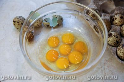 Булочки, фаршированные копченостями, помидорами и перепелиными яйцами Булочки, фаршированные копченостями, помидорами и перепелиными яйцами