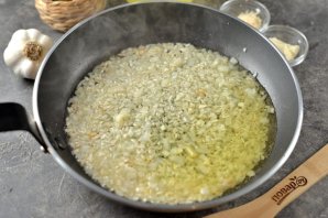 Черное ризотто с морепродуктами Черное ризотто с морепродуктами