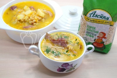 Гороховый суп с копчеными ребрышками Гороховый суп с копчеными ребрышками