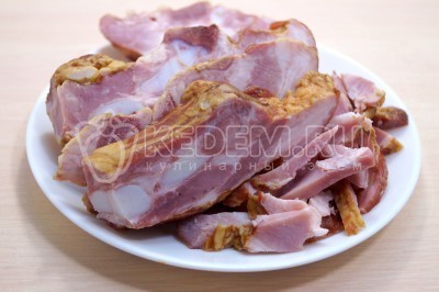 Гороховый суп с копчеными ребрышками Гороховый суп с копчеными ребрышками