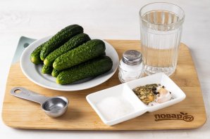 Хрустящие вареные маринованные огурцы