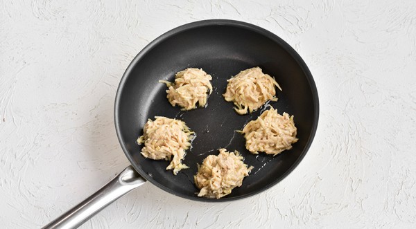 Яблочные драники, пошаговый рецепт с фото Яблочные драники, пошаговый рецепт с фото