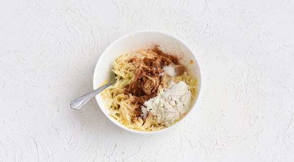 Яблочные драники, пошаговый рецепт с фото Яблочные драники, пошаговый рецепт с фото