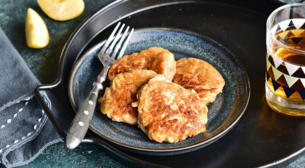 Яблочные драники, пошаговый рецепт с фото Яблочные драники, пошаговый рецепт с фото