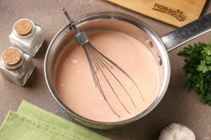 Котлеты из свинины в сметанно-томатном соусе