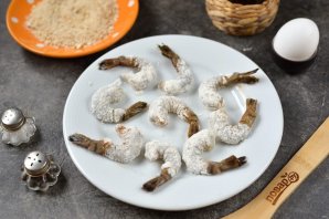 Креветки в панировке на сковороде Креветки в панировке на сковороде