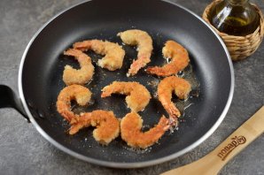 Креветки в панировке на сковороде Креветки в панировке на сковороде