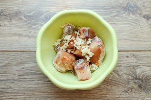 Курица с сушеными грибами