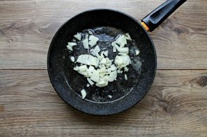 Курица тушеная с кольраби