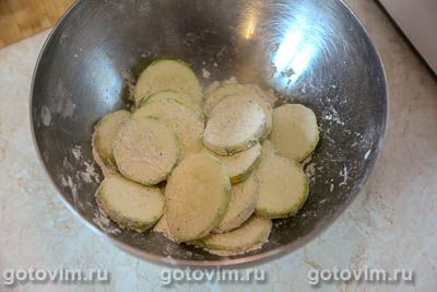 Куриные бедра с кабачками в сметане на сковороде Куриные бедра с кабачками в сметане на сковороде