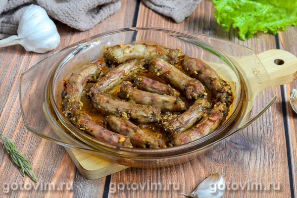 Куриные шеи с чесноком, паприкой и прованскими травами в духовке Куриные шеи с чесноком, паприкой и прованскими травами в духовке