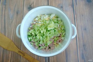 Легкая окрошка с редиской на кефире