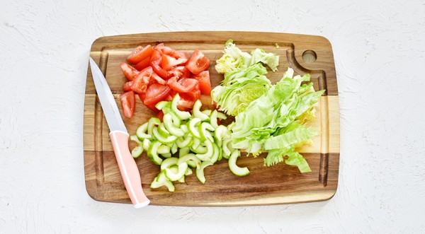 Мексиканский салат с пряными чипсами, пошаговый рецепт с фото Мексиканский салат с пряными чипсами, пошаговый рецепт с фото