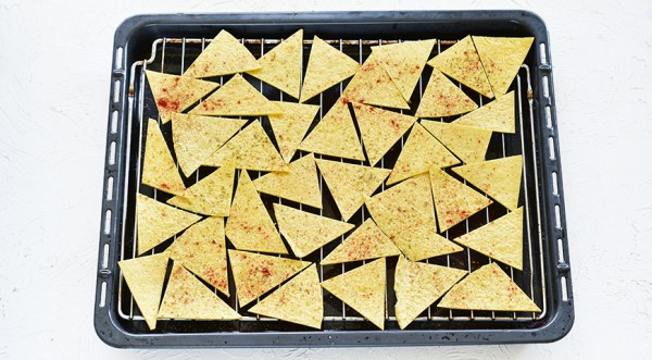 Мексиканский салат с пряными чипсами, пошаговый рецепт с фото Мексиканский салат с пряными чипсами, пошаговый рецепт с фото