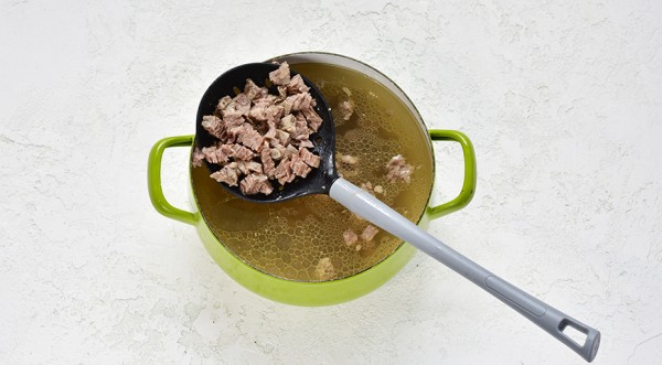 Мясная сборная солянка с грудинкой и краковской колбасой, пошаговый рецепт с фото Мясная сборная солянка с грудинкой и краковской колбасой, пошаговый рецепт с фото