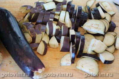 Мясной рулет с баклажанами и орехами