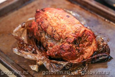 Мясной рулет с баклажанами и орехами