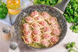 Открытые пельмени из заварного теста на сковороде