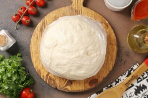 Пицца из дрожжевого теста холодного приготовления Пицца из дрожжевого теста холодного приготовления