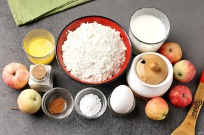 Пирог с яблоками на сковороде